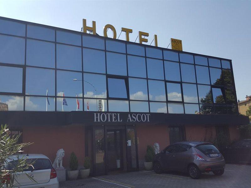Hotel Ascot Binasco Eksteriør bilde
