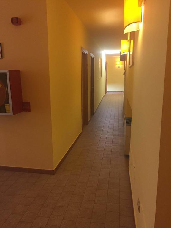 Hotel Ascot Binasco Eksteriør bilde