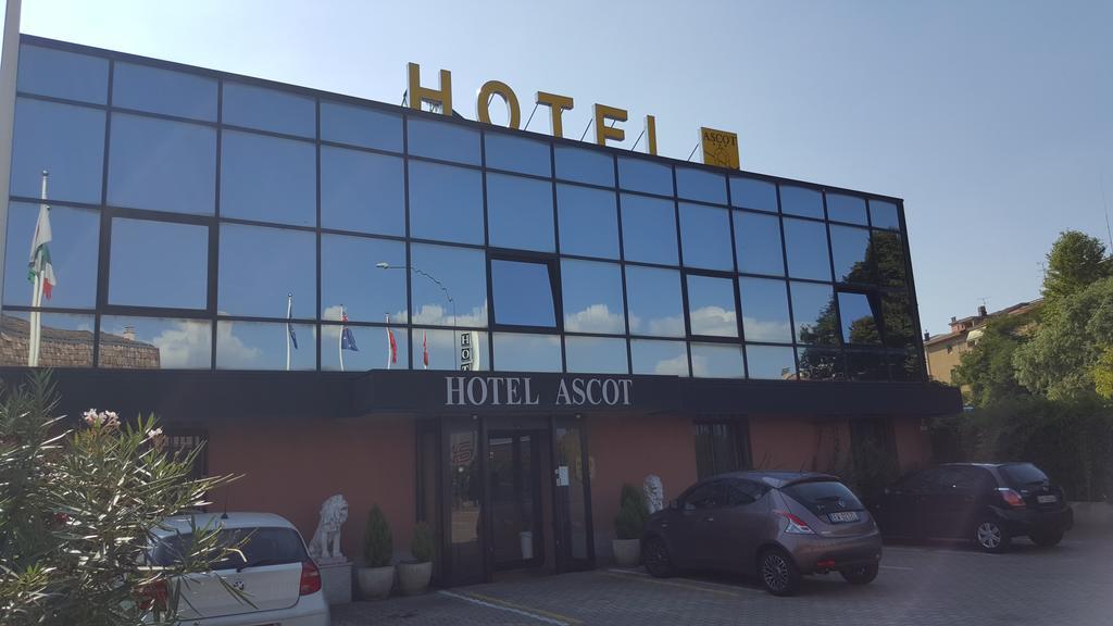 Hotel Ascot Binasco Eksteriør bilde